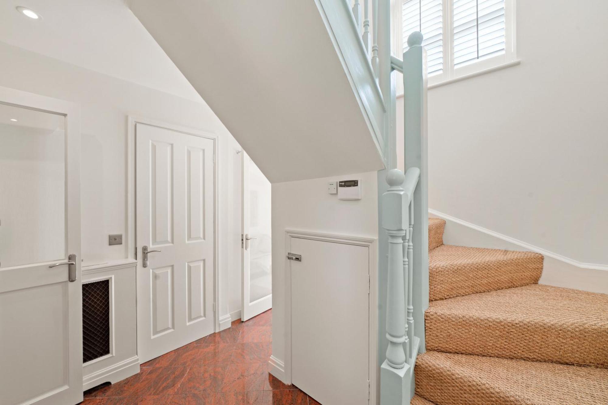 3 Bedroom Mews Home - Clapham Common - Free Private Parking - Sleeps 5 - Newly Refurbished - Sweetpea & Pillow Properties ロンドン エクステリア 写真